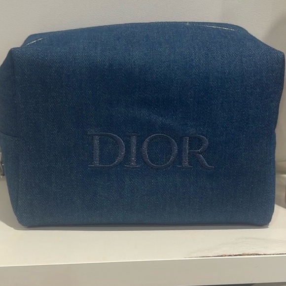 Dior Limited Edition Cosmetics Bag ! - Picture 3 of 6
